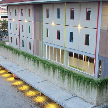 Hotel Urban Styles Hitz Kuta Kuta Lombok Zewnętrze zdjęcie