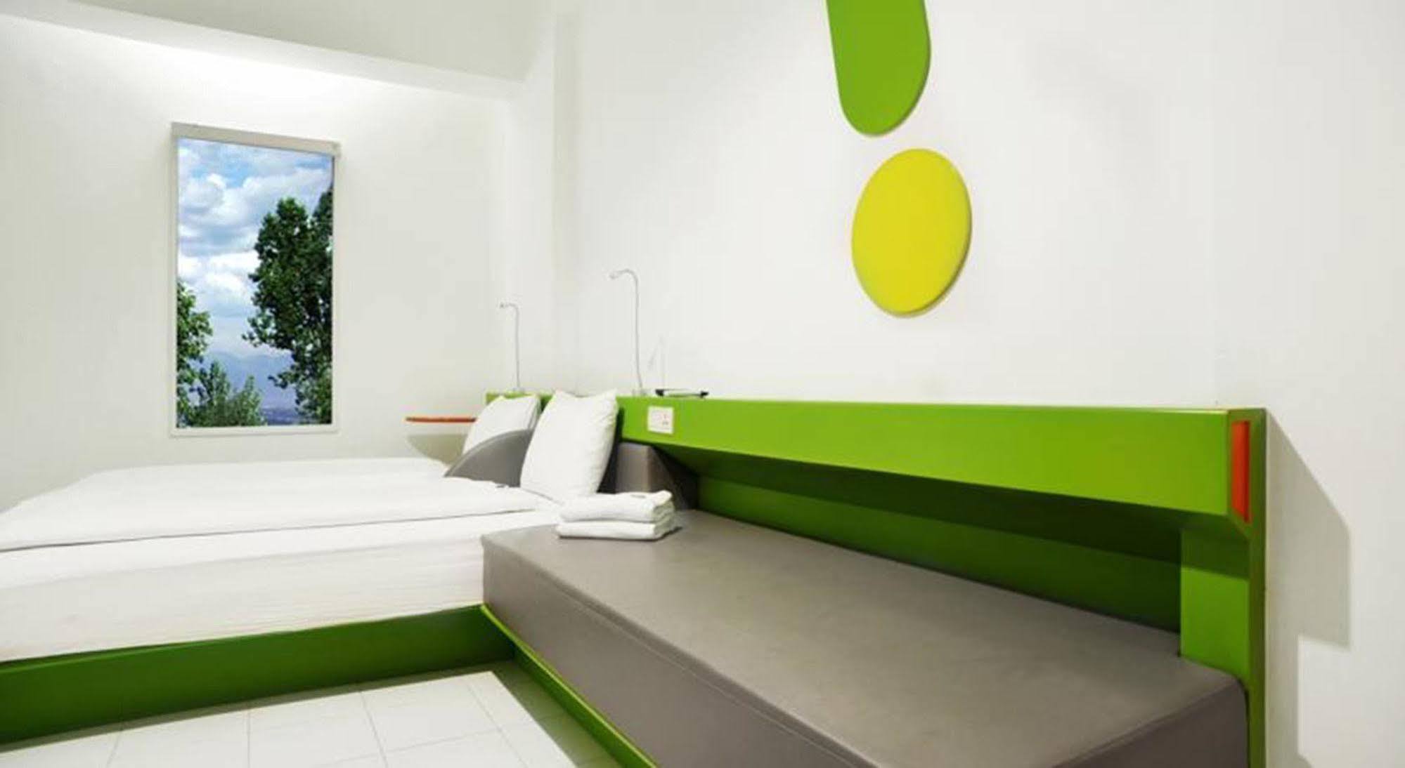 Hotel Urban Styles Hitz Kuta Kuta Lombok Zewnętrze zdjęcie